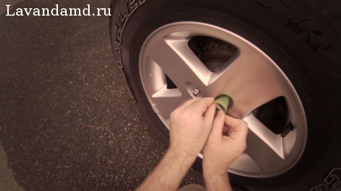 Как покрасить диски автомобиля самому не снимая колес
